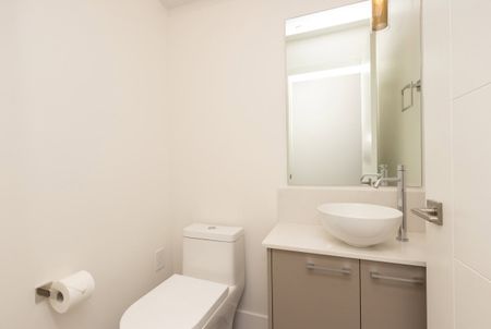 303-342 Mountain Hwy, North Vancouver - Photo 2