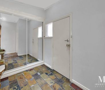 Spacious Family Home in a Prime Location - Photo 5