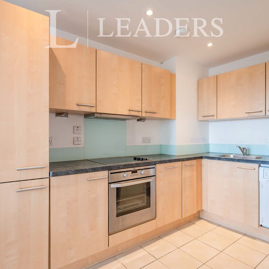 1 bedroom apartment to rent The Crescent, Gunwharf Quays, Portsmouth, PO1 - Photo 1