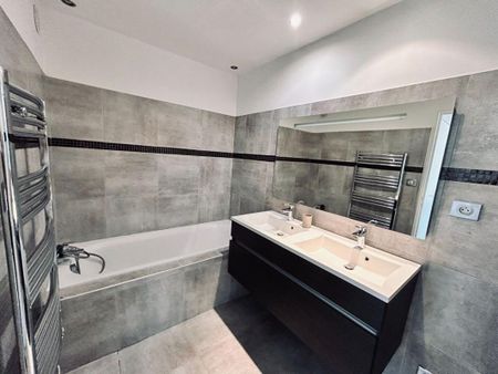 Location Appartement 2 pièces 49m² NICE 06200 - Photo 5