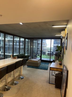 St Kilda Road - Photo 1