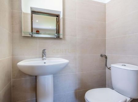 Mexilhoeira Grande, Faro - Photo 3