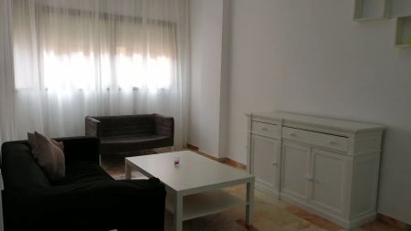 Apartamento de alquiler en Avenida Alcalde Luis Uruñuela, Colores - Entreparques - Photo 3