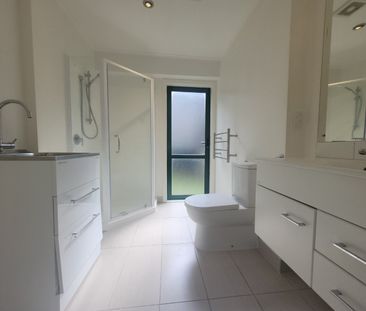 Large spacious 5 Bedroom home - Photo 5