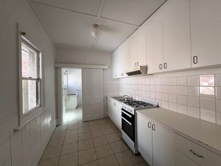 Beautiful House In The Perfect Location! - Photo 3