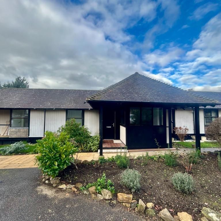 2 bedroom bungalow to rent - Photo 1