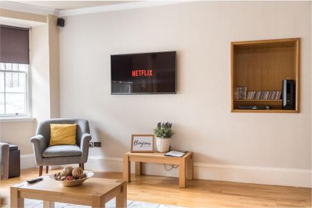 3 bedroom serviced apartment to rent - Photo 2