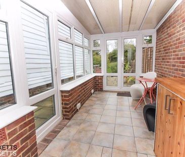 2 bedroom semi-detached house to rent - Photo 4