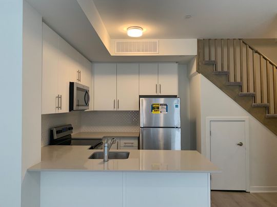 For Lease - 3409 Ridgeway Drive Unit# 10, Mississauga, Ontario - Photo 1