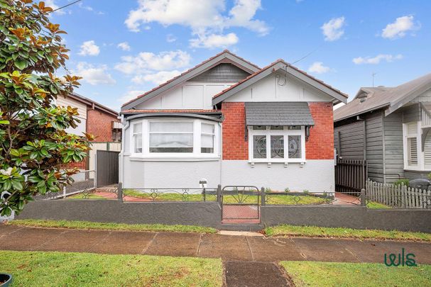 5 Havelock Street, Mayfield NSW 2304 - House For Rent | Domain - Photo 1