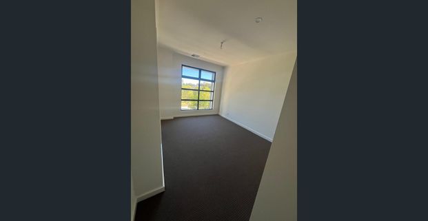 Semi-Furnished 3-Bedroom Home with Modern Features in Lightsview - Photo 1