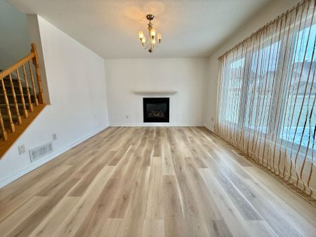 For Lease - 805 Taradale Drive, Barrhaven, Ontario - Photo 2