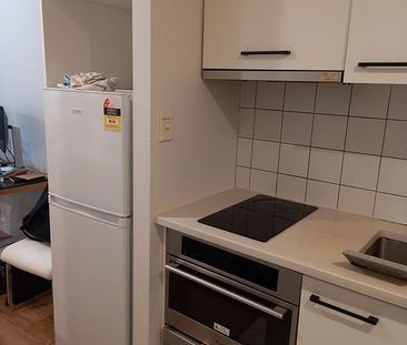 Heritage STUDIO Apartment - Inner City Lifestyle - Photo 3