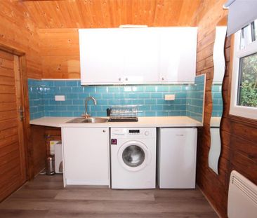 1 bedroom property to rent - Photo 6