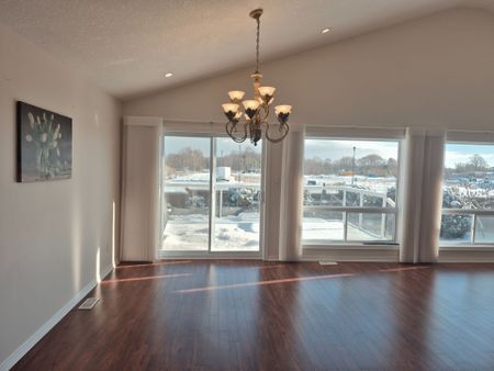 For Lease - 27 Portland Street, Collingwood, Ontario - Photo 4