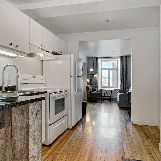 1ER DEC - Superbe 3 1/2 - meublé - tout compris - en plein ♥ du Vieux-Queébec - Photo 1