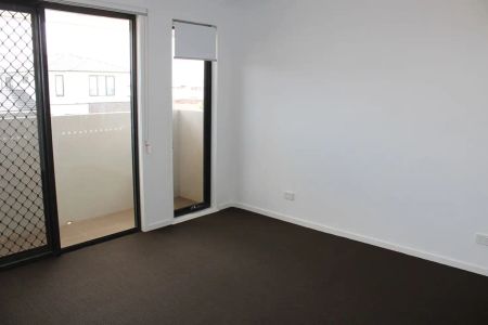 “As New Modern Townhouse” - Photo 2