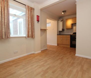 3 bedroom terraced house to rent - Photo 6