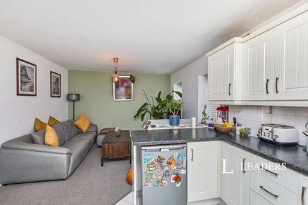 property to rent Shaw Gardens, Gedling, Nottingham, Nottinghamshire, NG4 - Photo 2