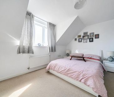 4 bedroom terraced house to rent - Photo 3