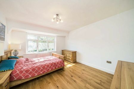 Cuckoo Dene, W7, London - Photo 4