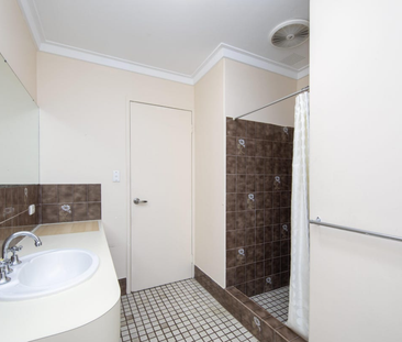 14 Marshall Road, High Wycombe WA 6057 - House For Rent | Domain - Photo 5