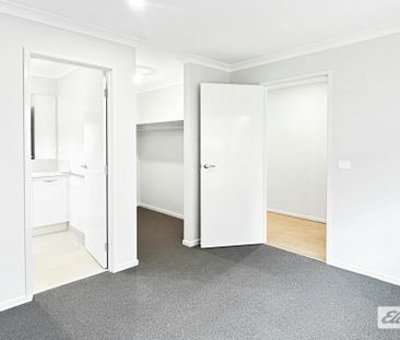 THREE BEDROOM TWO BATHROOMS - Photo 6