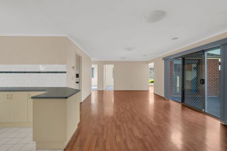 8 Edgbaston Parade Caroline Springs VIC - Photo 2