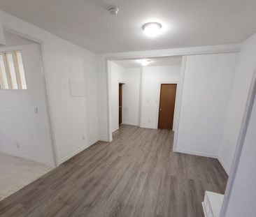 For Lease - 555 Ritson Road Unit# B, Oshawa, Ontario - Photo 4