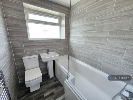 2 bedroom terraced house to rent - Photo 3