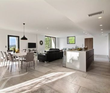 Maison à louer Vence, Cote d'Azur, France7 000 EUR / Mois - Photo 6