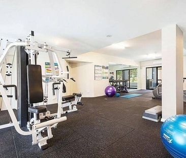FULLY FURNISHED Live in 5 star resort luxury overlooking the trees ... - Photo 6