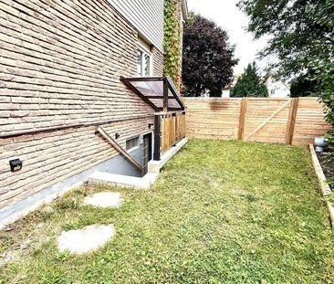 For Lease - 16 Eastman Crescent, Newmarket, Ontario - Photo 1