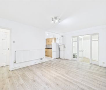 1 bedroom Flat in Sussex Place, Slough - Photo 4