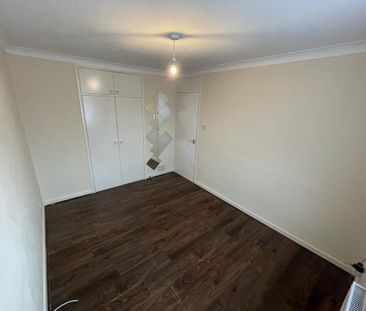 3 Bed End Terrace, Goodwin Close, CR4 - Photo 3