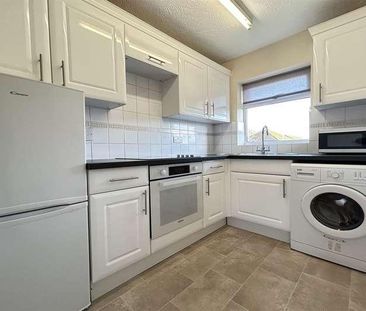 Chineham, Basingstoke, RG24 - Photo 6