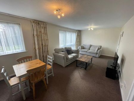 2 bedroom flat to rent - Photo 2