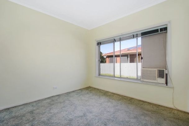 Low-Maintenance Living in a Convenient South Albury Location - Photo 1