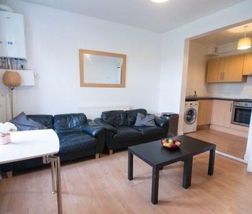 2 bedroom flat to rent - Photo 3