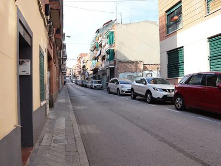 Calle de Santoña, Madrid, Community of Madrid 28026 - Photo 4