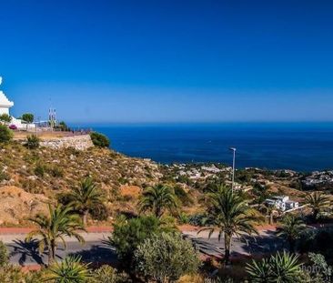 2 room luxury Apartment for rent in Benalmádena, Spain - Photo 3