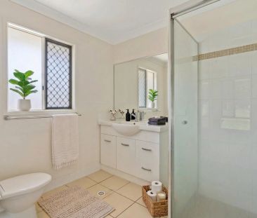 Elevated Family Living with Spacious Deck & Prime Bayside Convenience - Photo 4