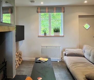 2 bed terraced house to rent in Torrington Place, Kenton, EX6 - Photo 3