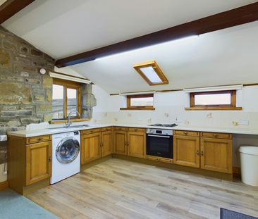 Flat to rent on - Photo 1