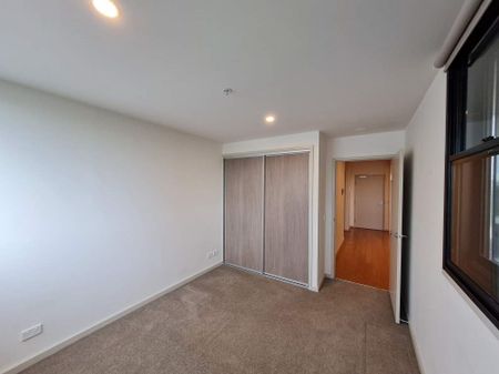 Stunning Apartment with Breathtaking Balcony Views - Photo 4