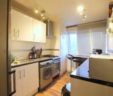 2 Bedroom Apartment, Dilton Gardens, London - Photo 4