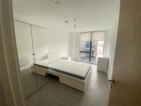 3 bedroom flat to rent - Photo 5