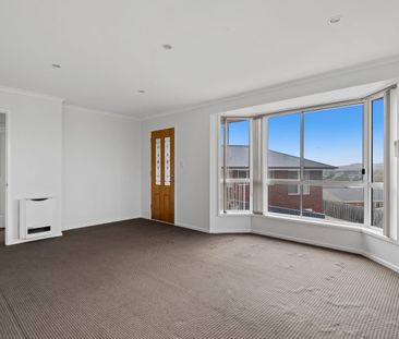 Private, Spacious & Perfectly Positioned. - Photo 4