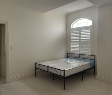 For Lease - 3151 Buttonbush Trail, Oakville, Ontario - Photo 3