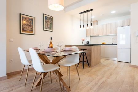 Calle Martínez de la Rosa, Málaga, Andalusia 29010 - Photo 4